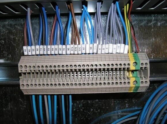 Impianto elettrico nuovo: come andrebbe fatto? Quanto costa fare un impianto elettrico