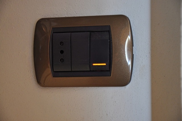 Plafoniere Da Esterno Bticino : Come montare i led negli interruttori u guida all installazione