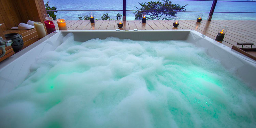 piscina sul terrazzo jacuzzi